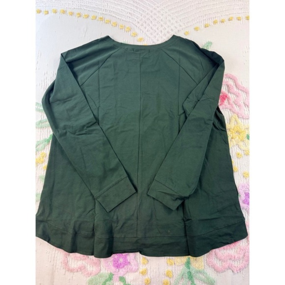 Attitudes by Renee Green Long Sleeve Raglan Top Tiered Hem NWT Size Medium - Picture 2 of 9